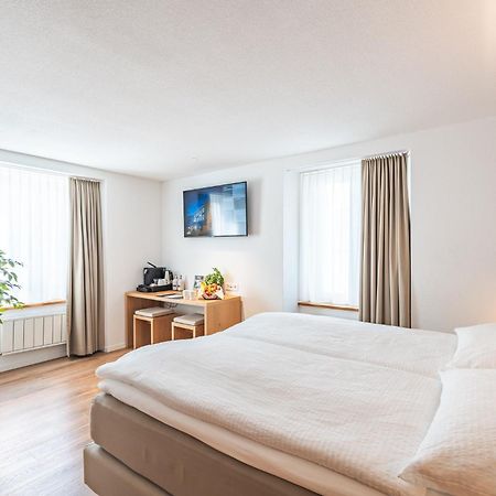 Hotel Artist Biel Bagian luar foto