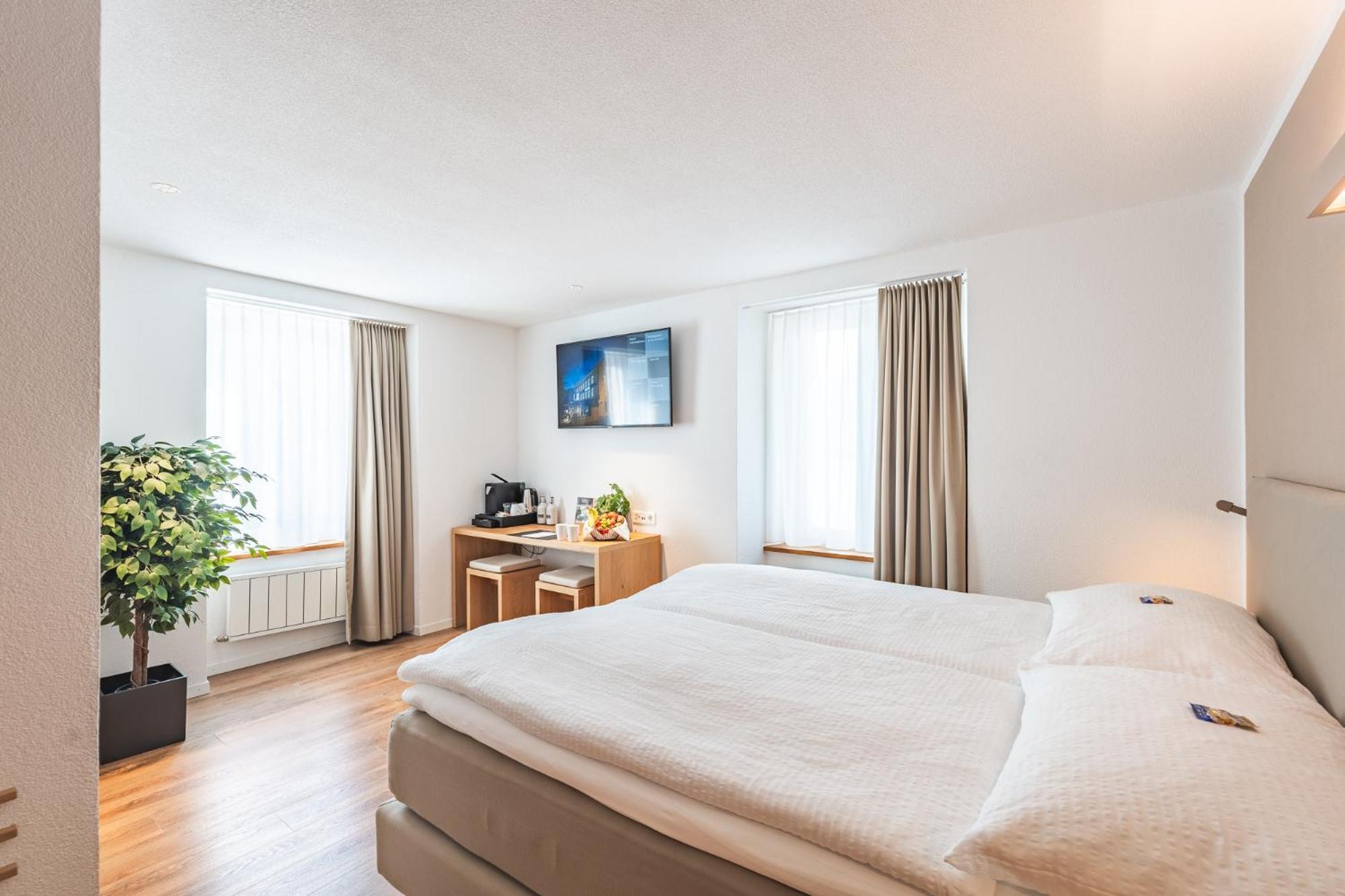 Hotel Artist Biel Bagian luar foto
