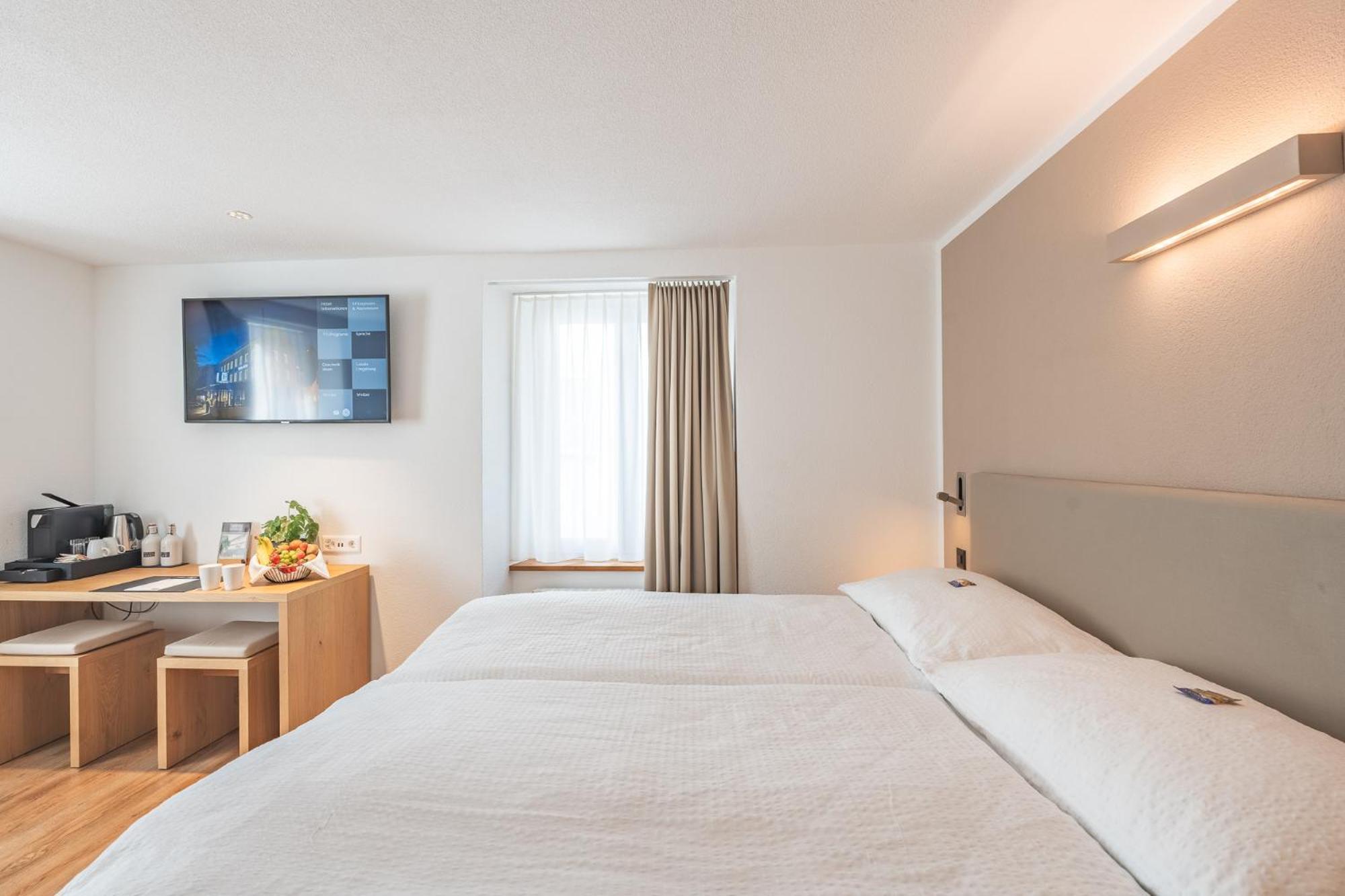 Hotel Artist Biel Bagian luar foto
