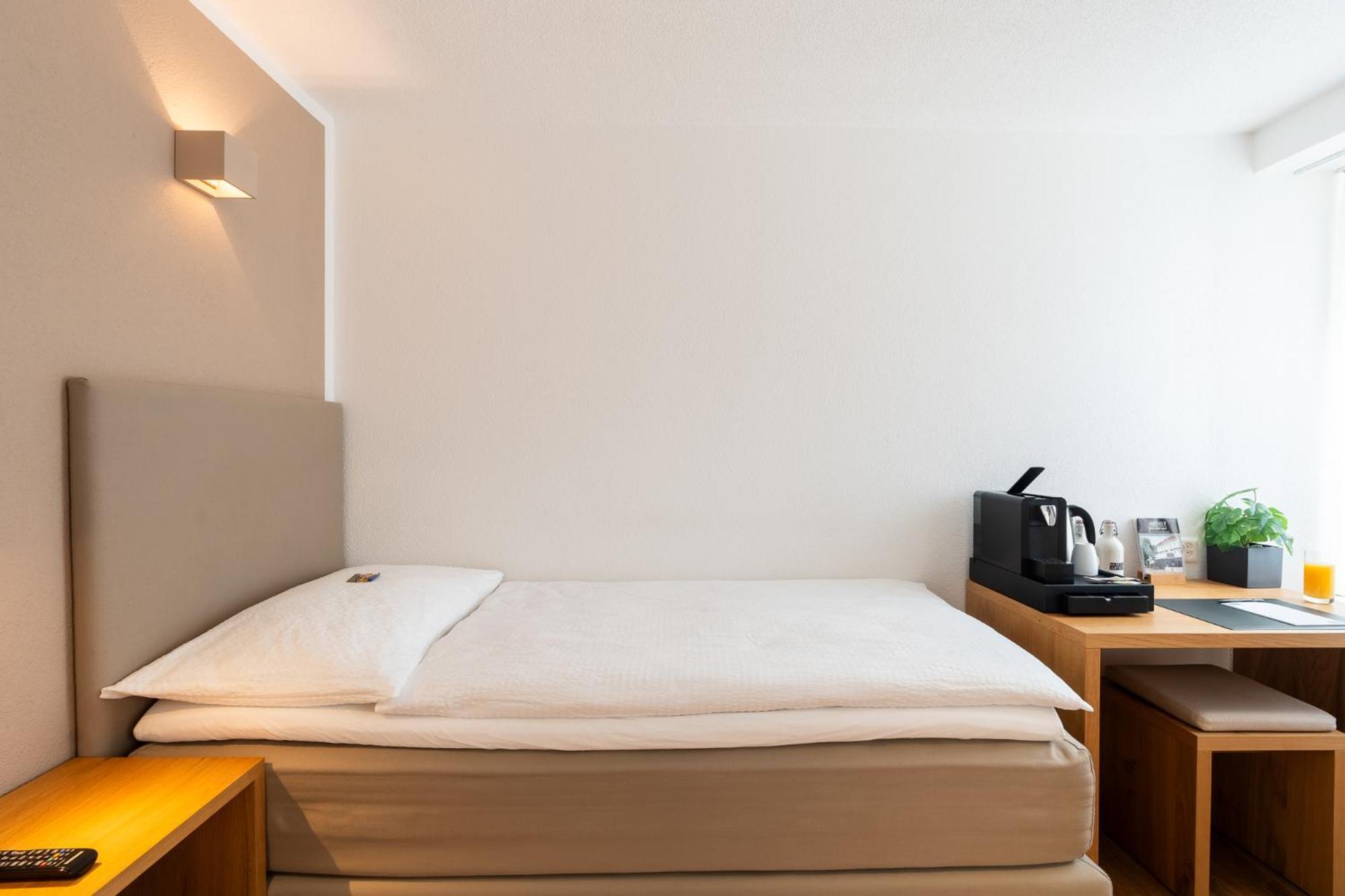 Hotel Artist Biel Bagian luar foto